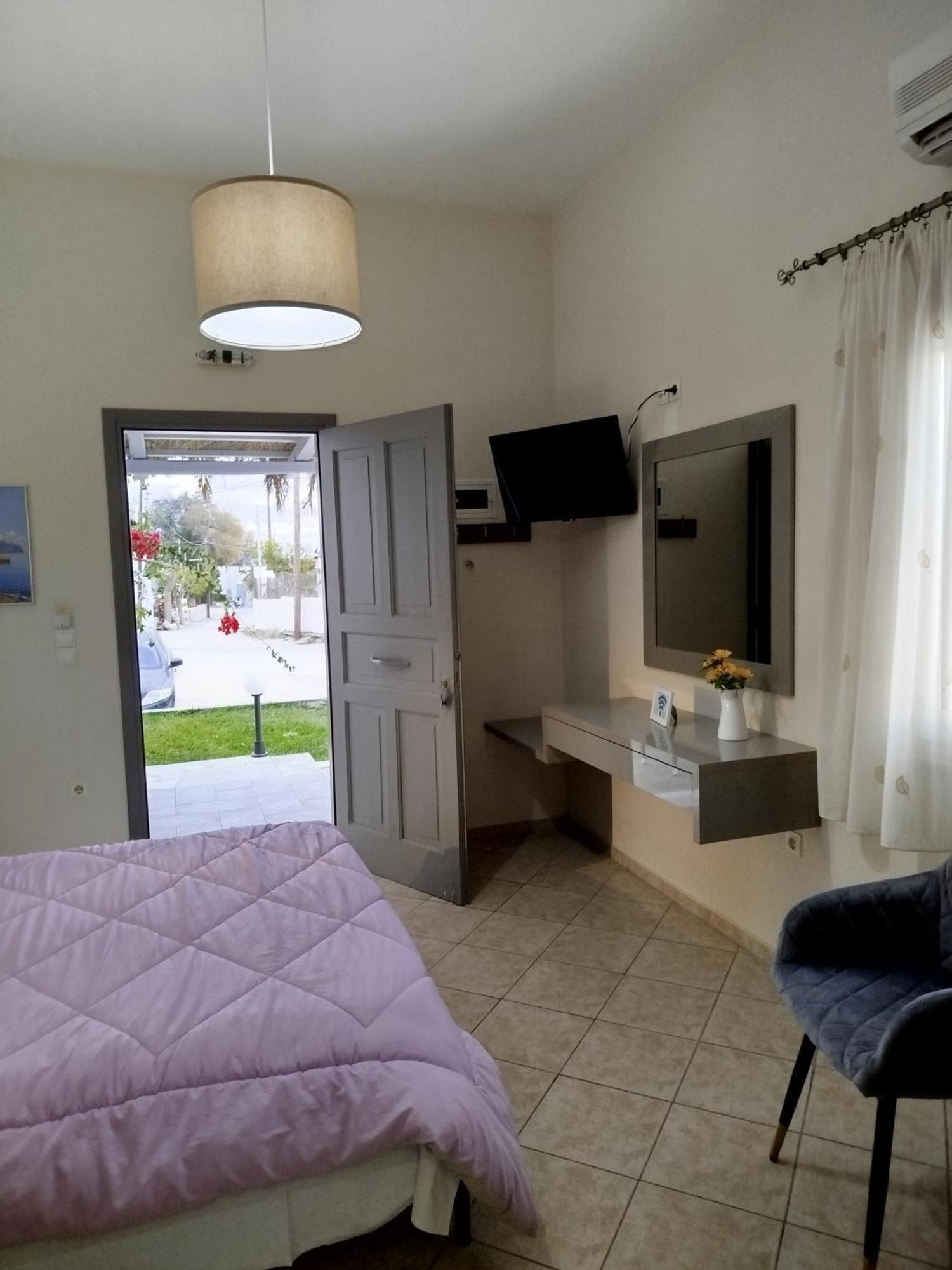 Eleana Studios Szkírosz Kültér fotó